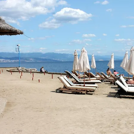 And By The Sea - 14937 Affittacamere