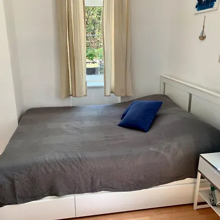 And By The Sea - 14937 Affittacamere 3*
